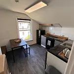 Second Floor 3 Bedroom Flat In The Town Centre