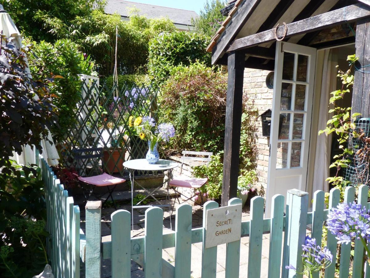 Holiday home Secret Garden Hideaway For Adults *