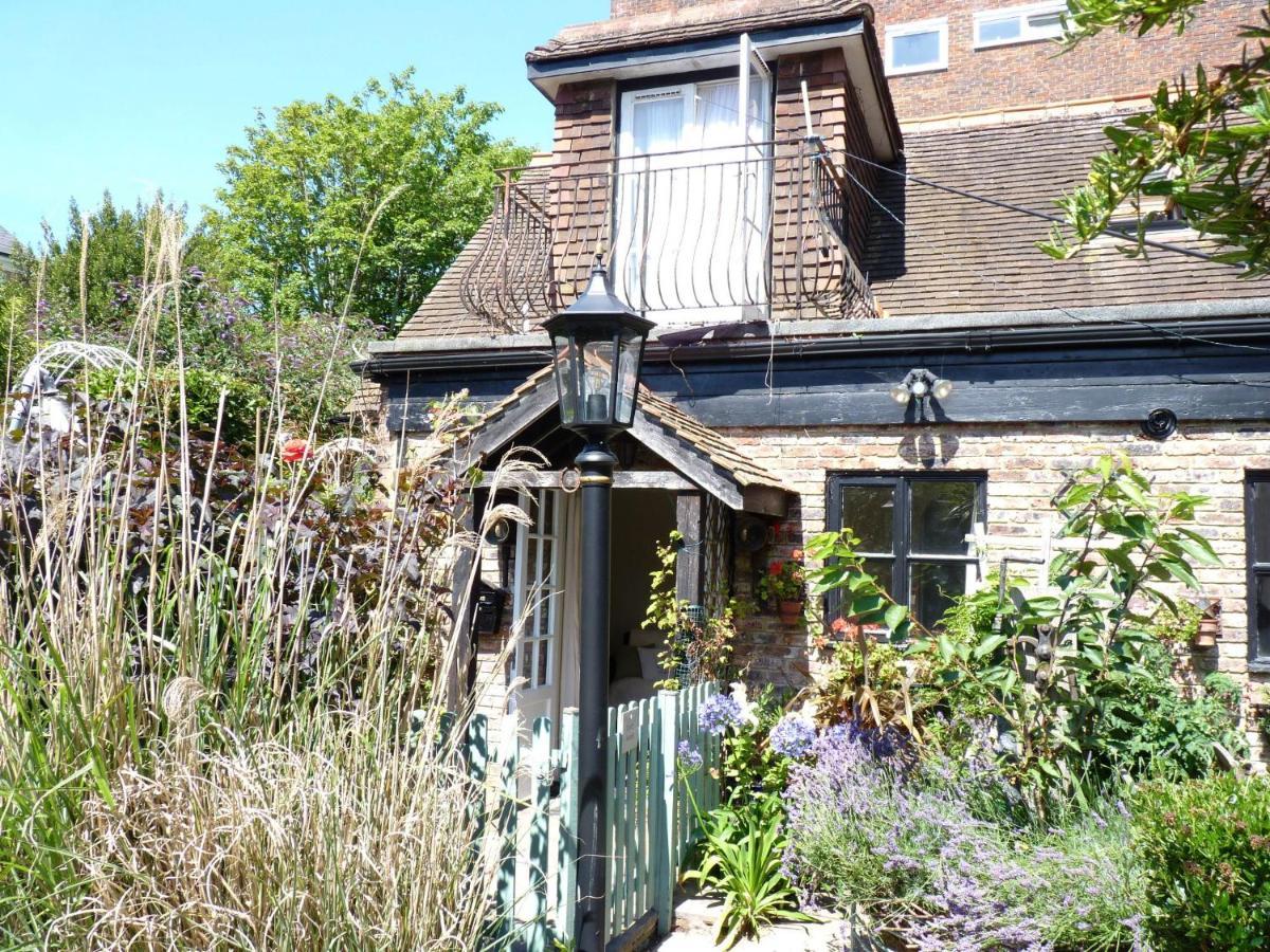 Secret Garden Hideaway For Adults Holiday home *