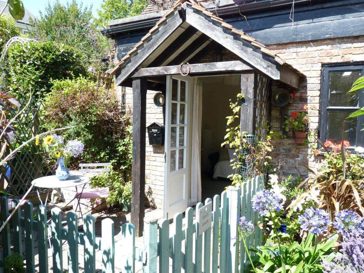 Holiday home Secret Garden Hideaway For Adults Eastbourne
