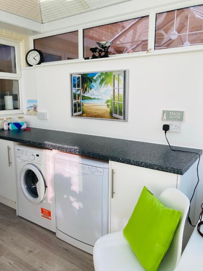 Stunning Seafront House With Garden And Private Parking * Eastbourne