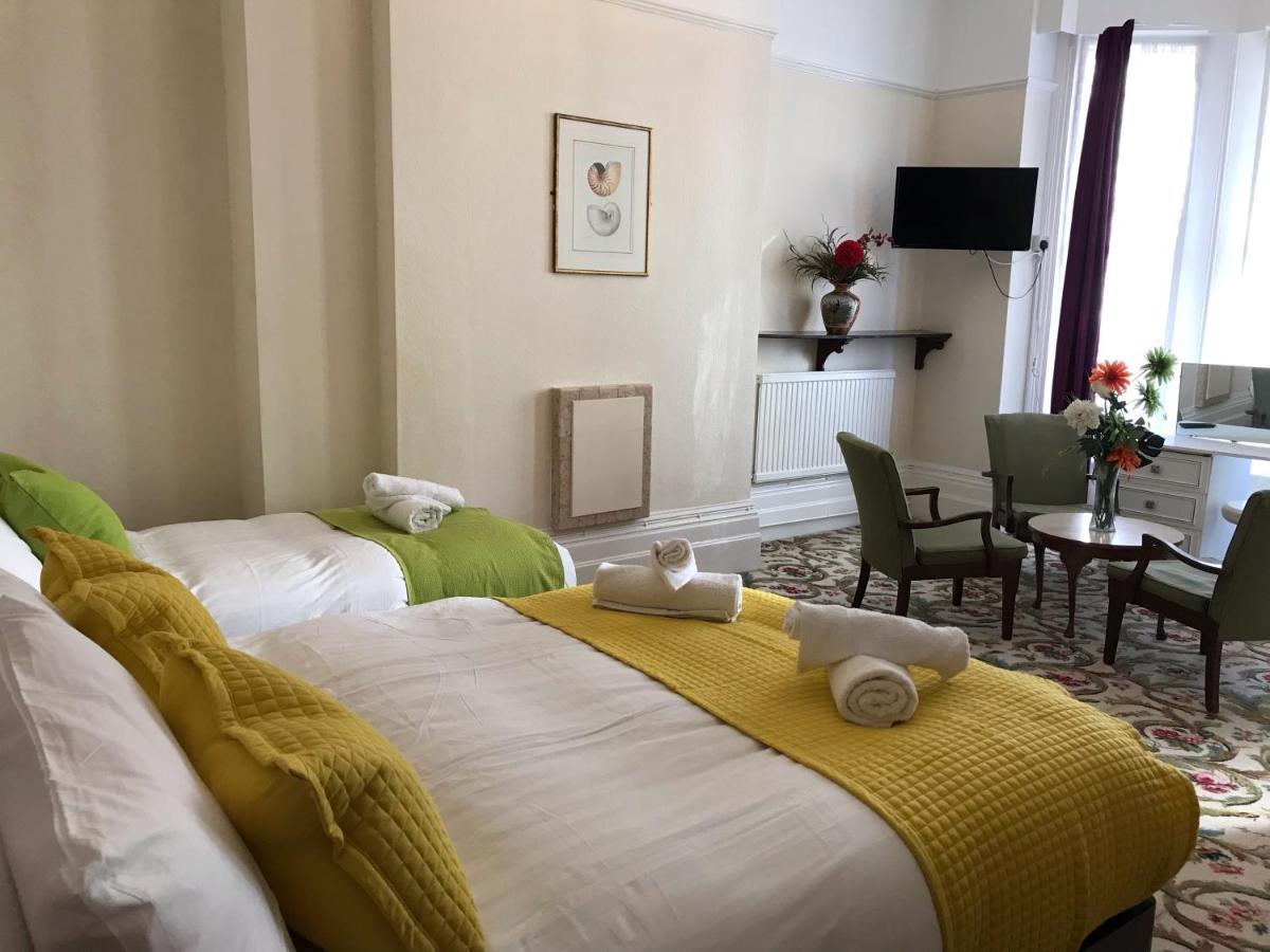 Pearl & Pebbles Hotel