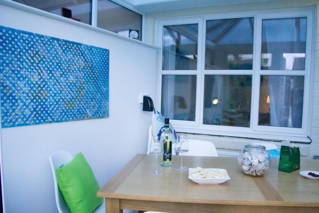Stunning Seafront House With Garden And Private Parking *