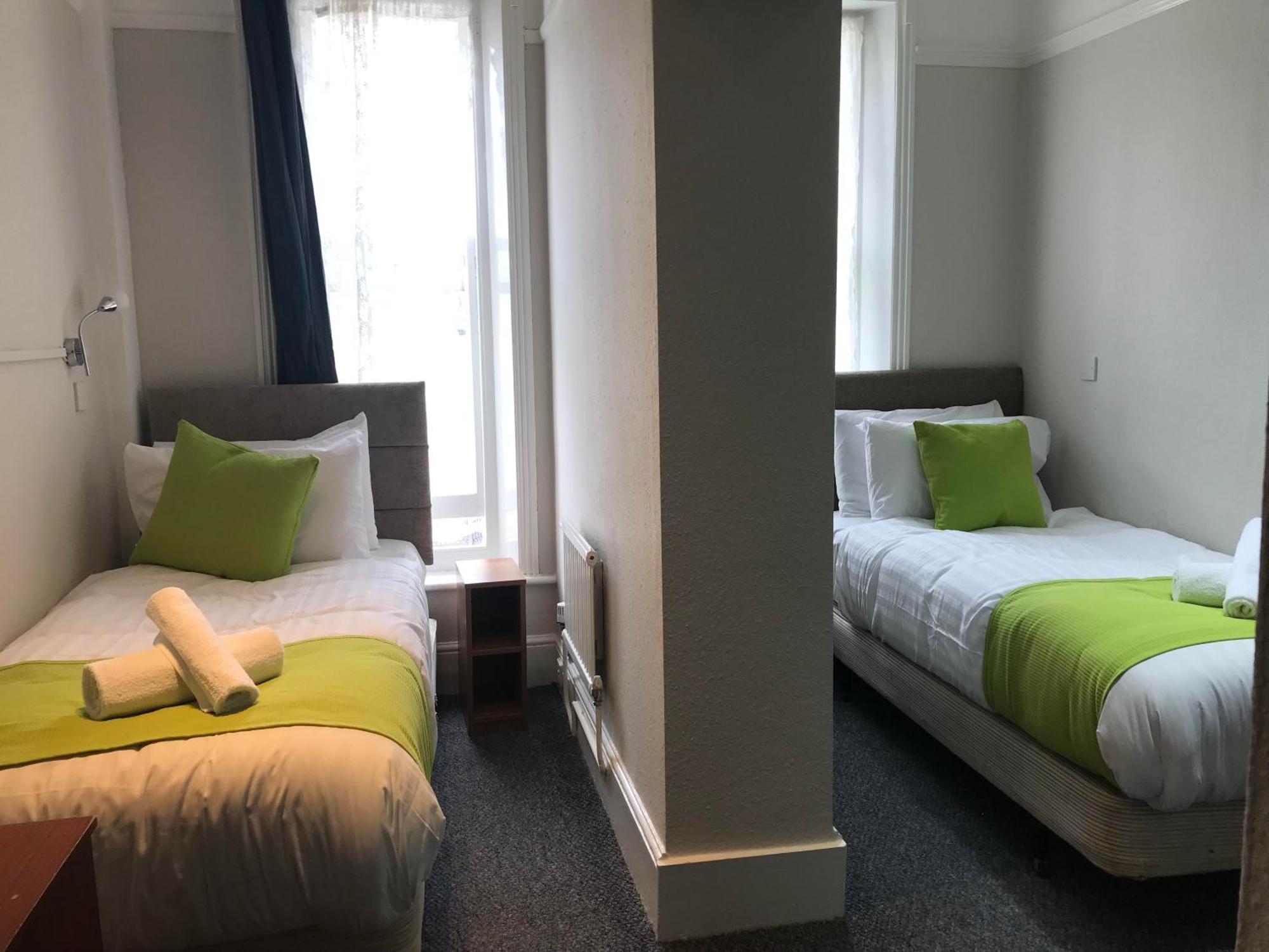 Pearl & Pebbles Hotel 3*