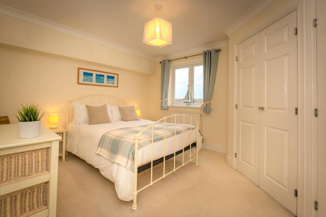 Apartment Seaviews Sovereign Harbour - Adults-only *