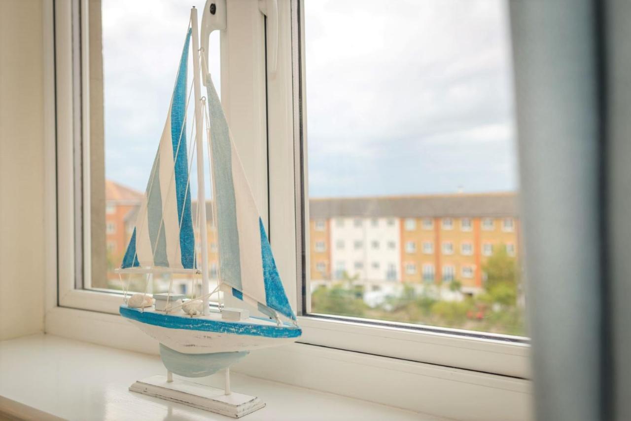 Seaviews Sovereign Harbour - Adults-only