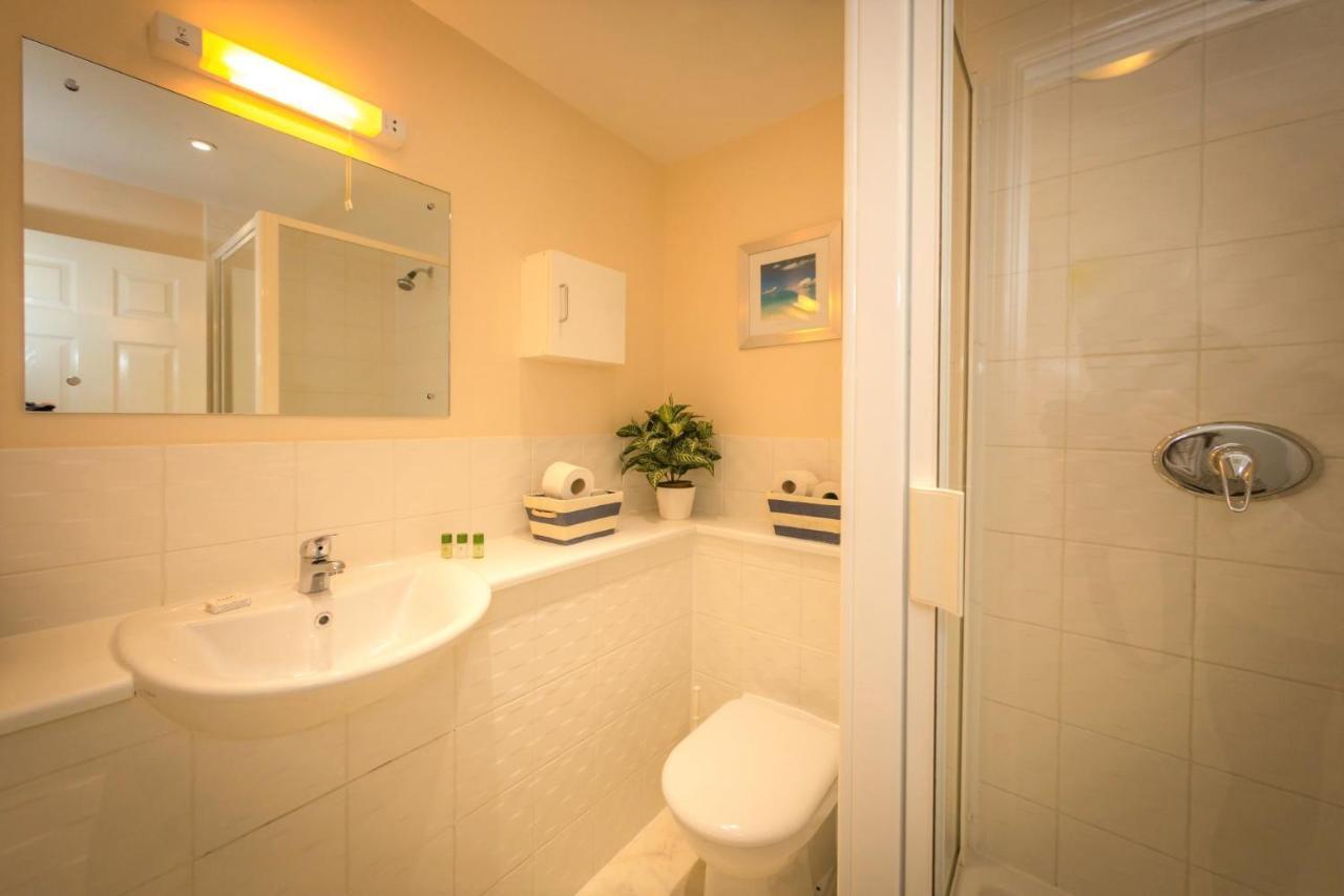 Apartment Seaviews Sovereign Harbour - Adults-only *