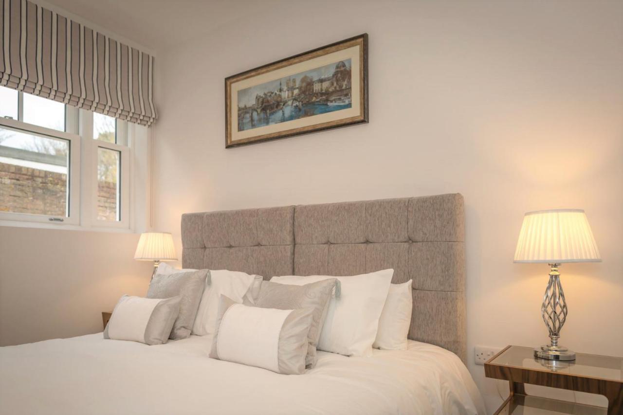 Ravelston Grange - Stylish, Spacious Garden Flat Apartment