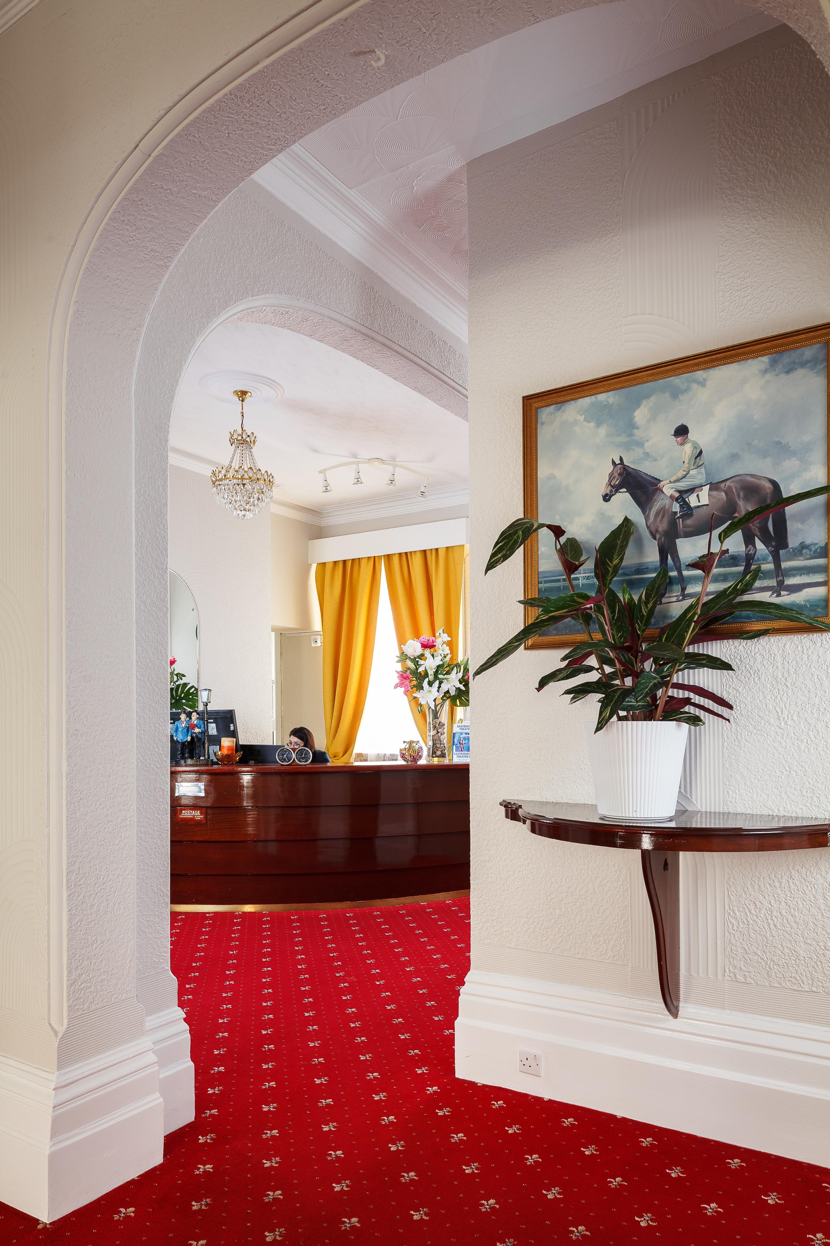 Pearl & Pebbles Hotel 3*