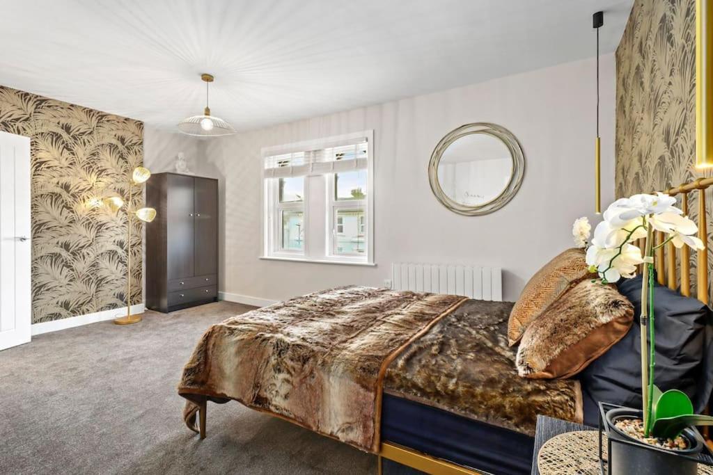 Bourne Street No 6 - 2nd Floor Ensuite Near Beach