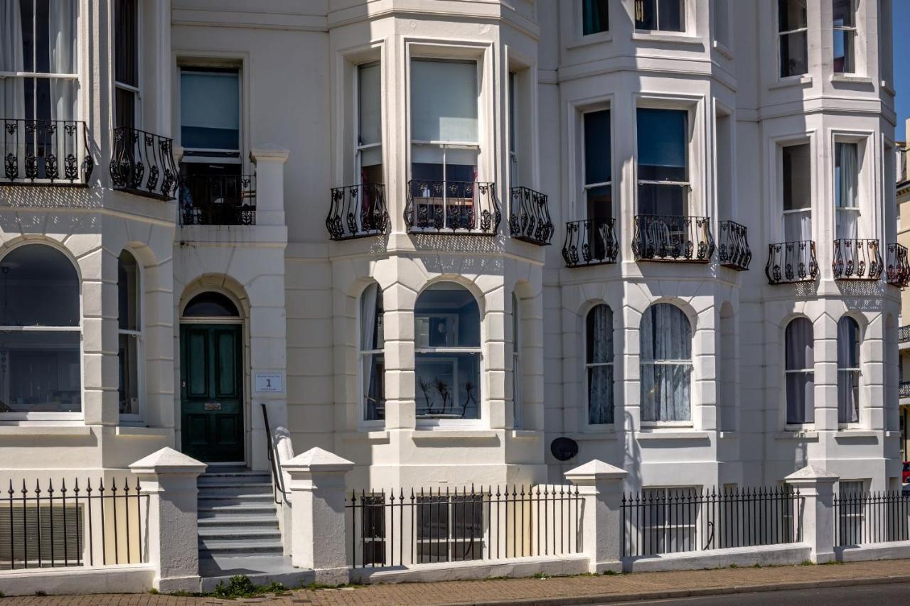 Pier Reflections - Seafront Apartment