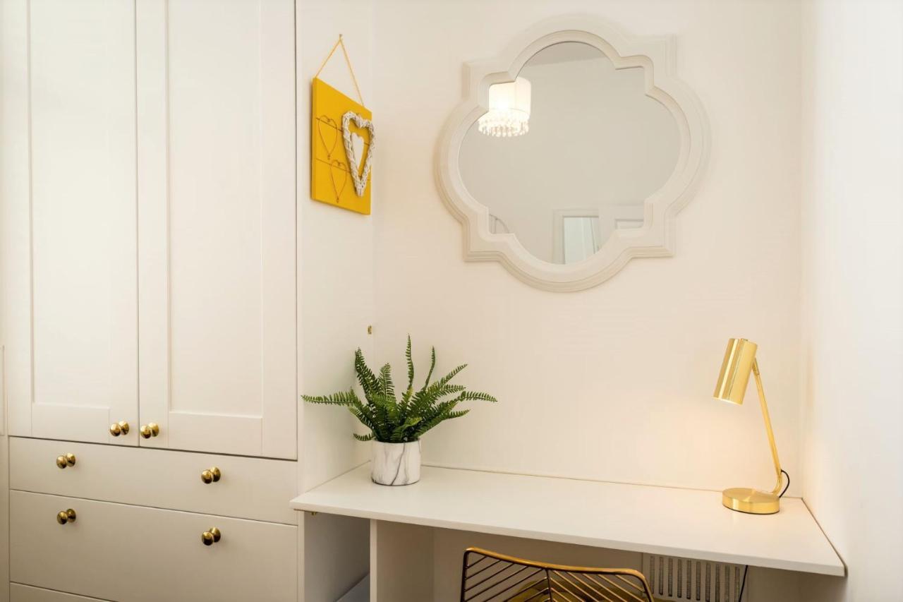 Pier Reflections - Seafront Apartment *