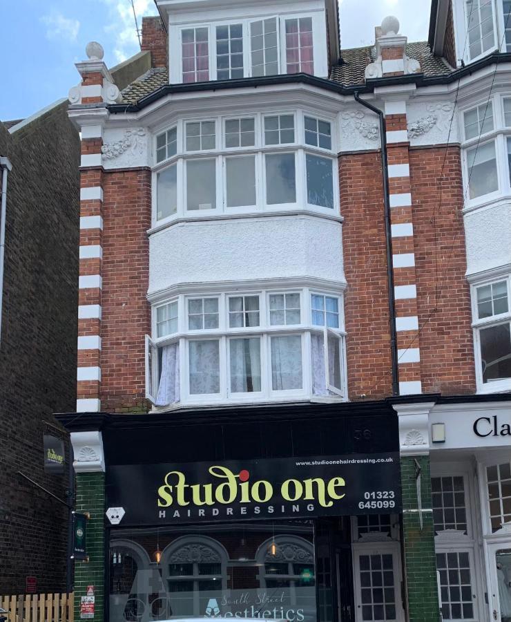 Town Centre Studio Apartment