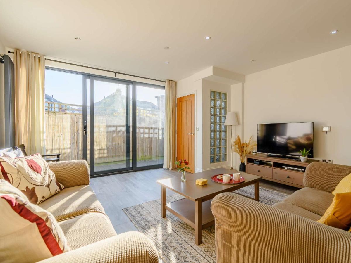 Holiday home 3 Bed In Ehc11