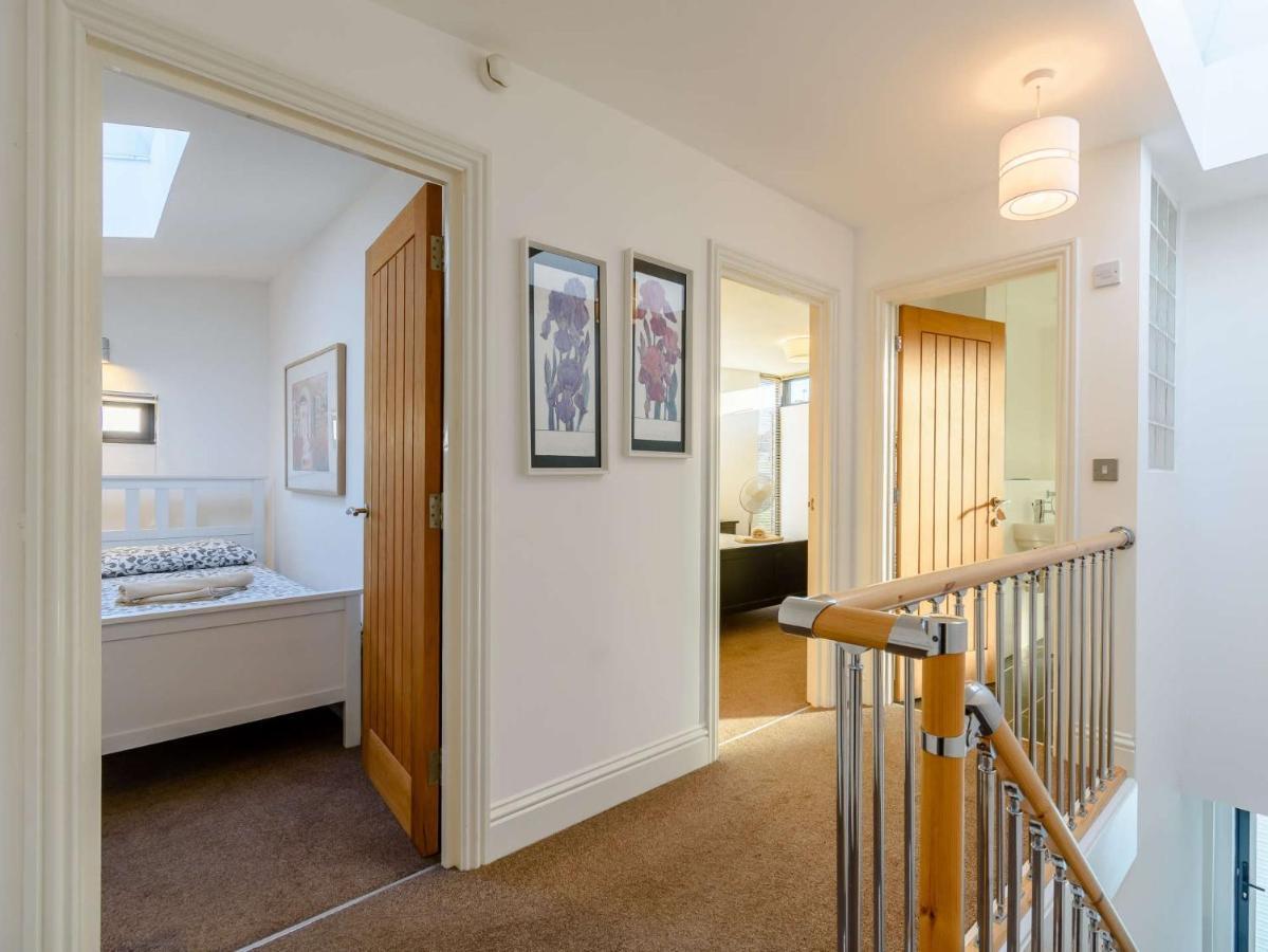 Holiday home 3 Bed In Ehc11 *