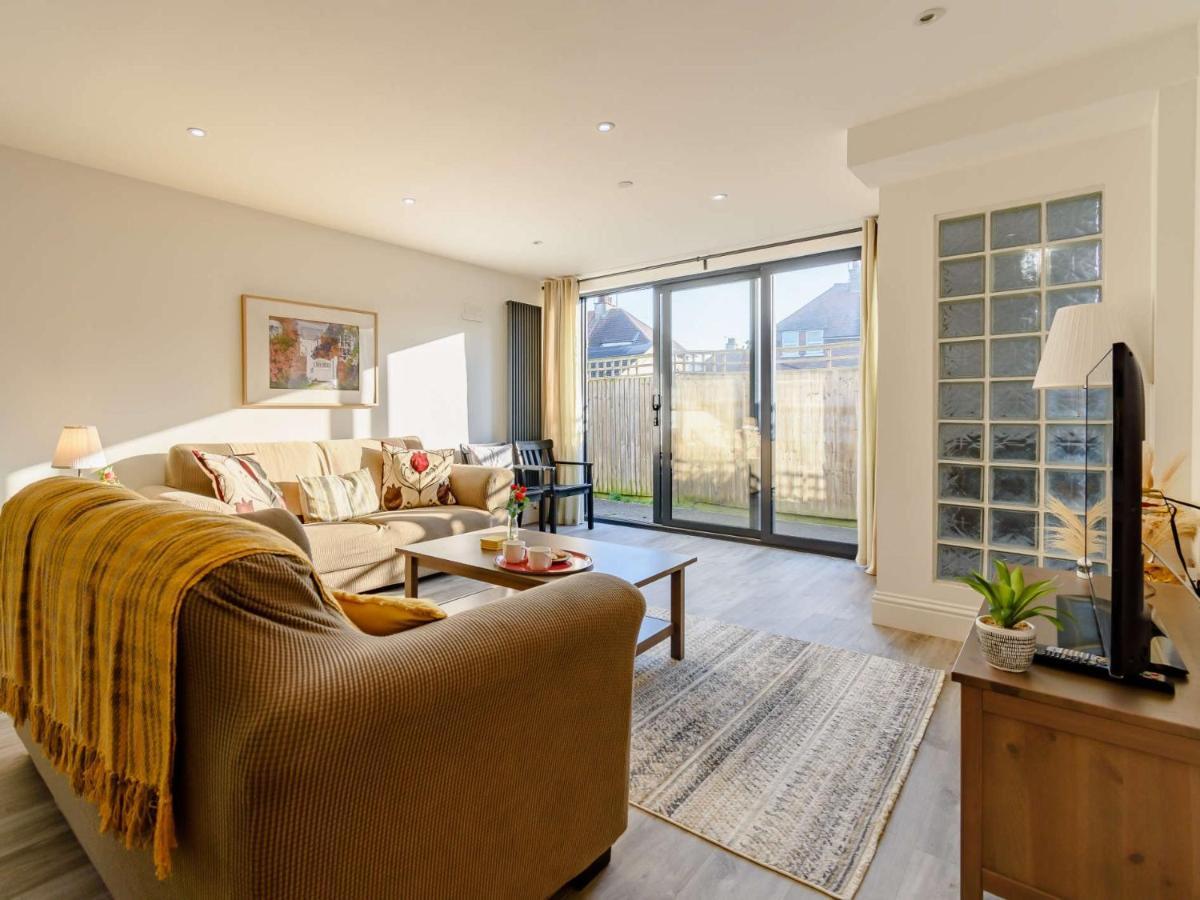 Holiday home 3 Bed In Ehc11 *