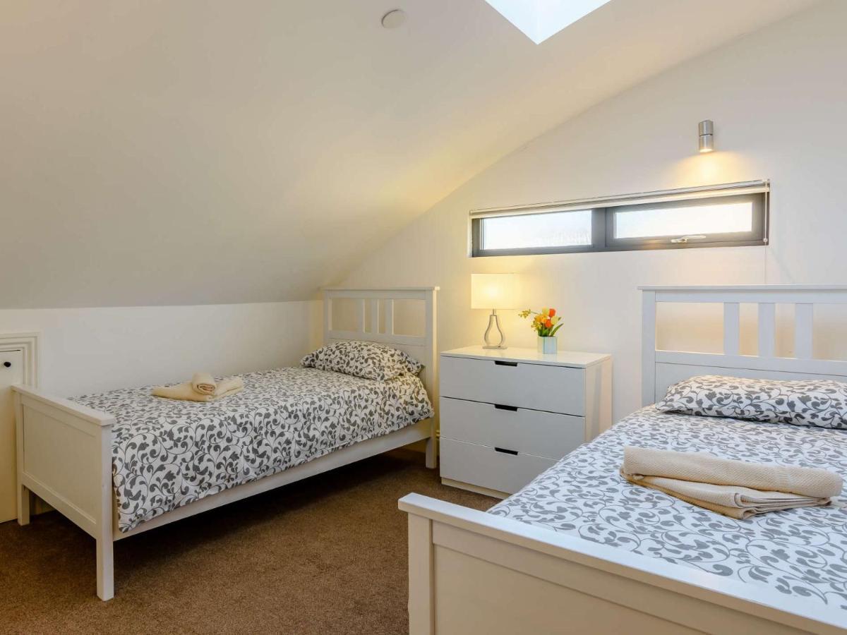 3 Bed In Ehc11 Holiday home