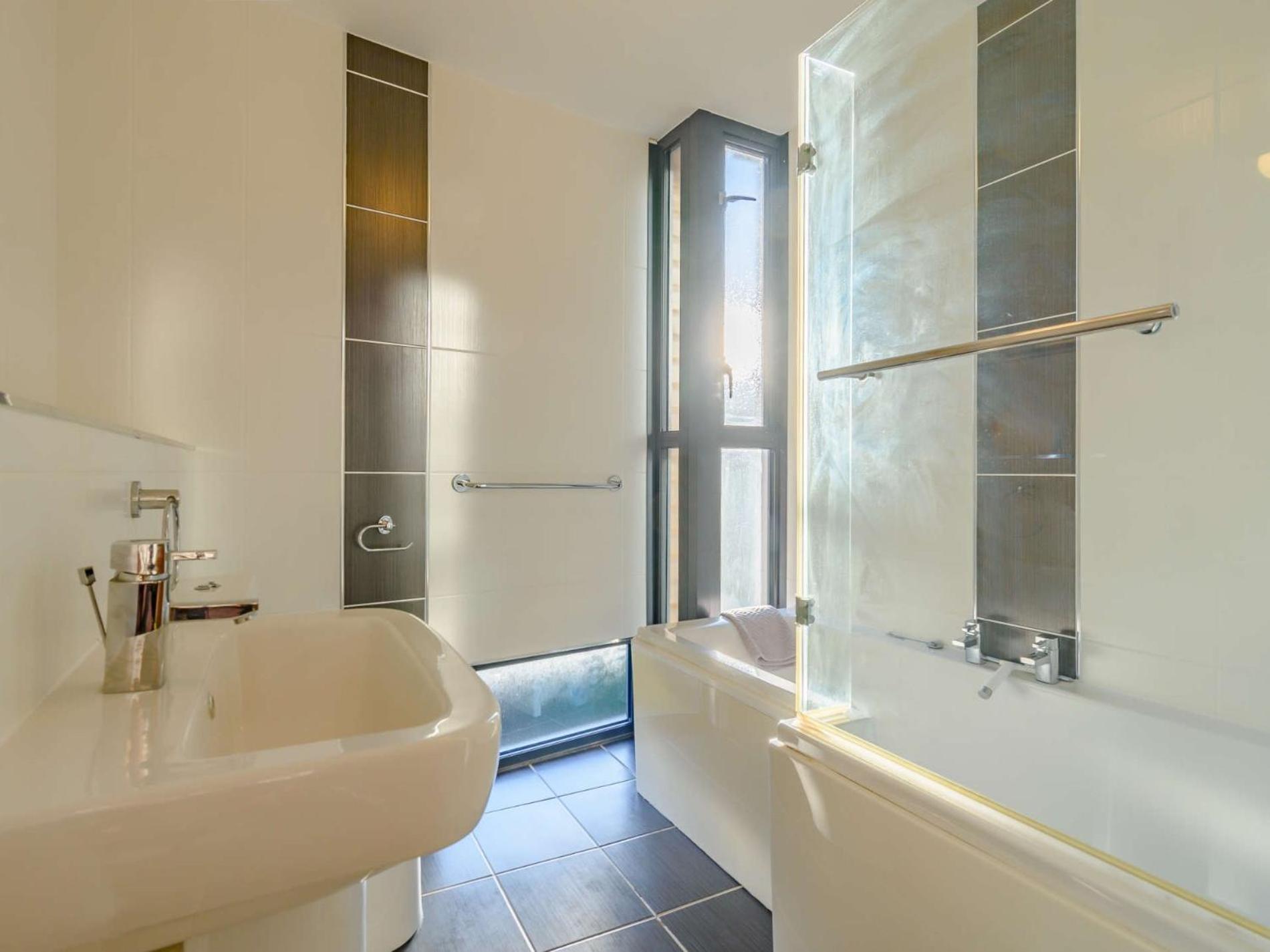 3 Bed In Ehc11 *