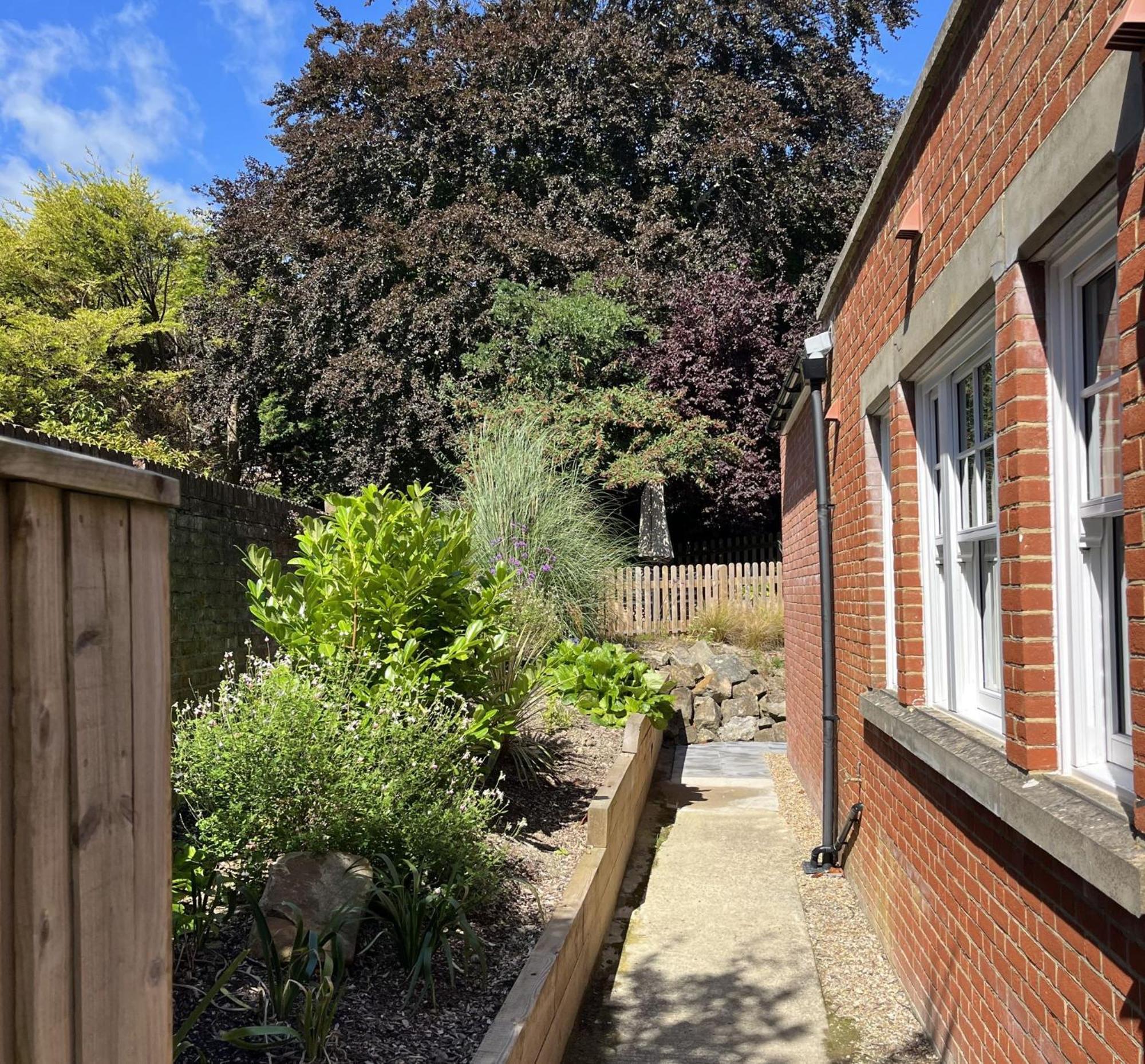 Apartment Ravelston Grange - Stylish, Spacious Garden Flat Eastbourne