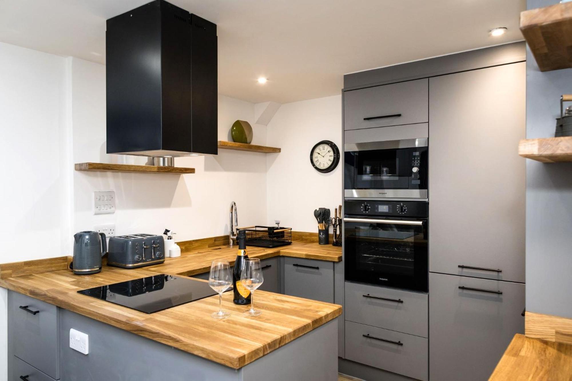 Promenade View - Seafront Hideaway Apartment Eastbourne