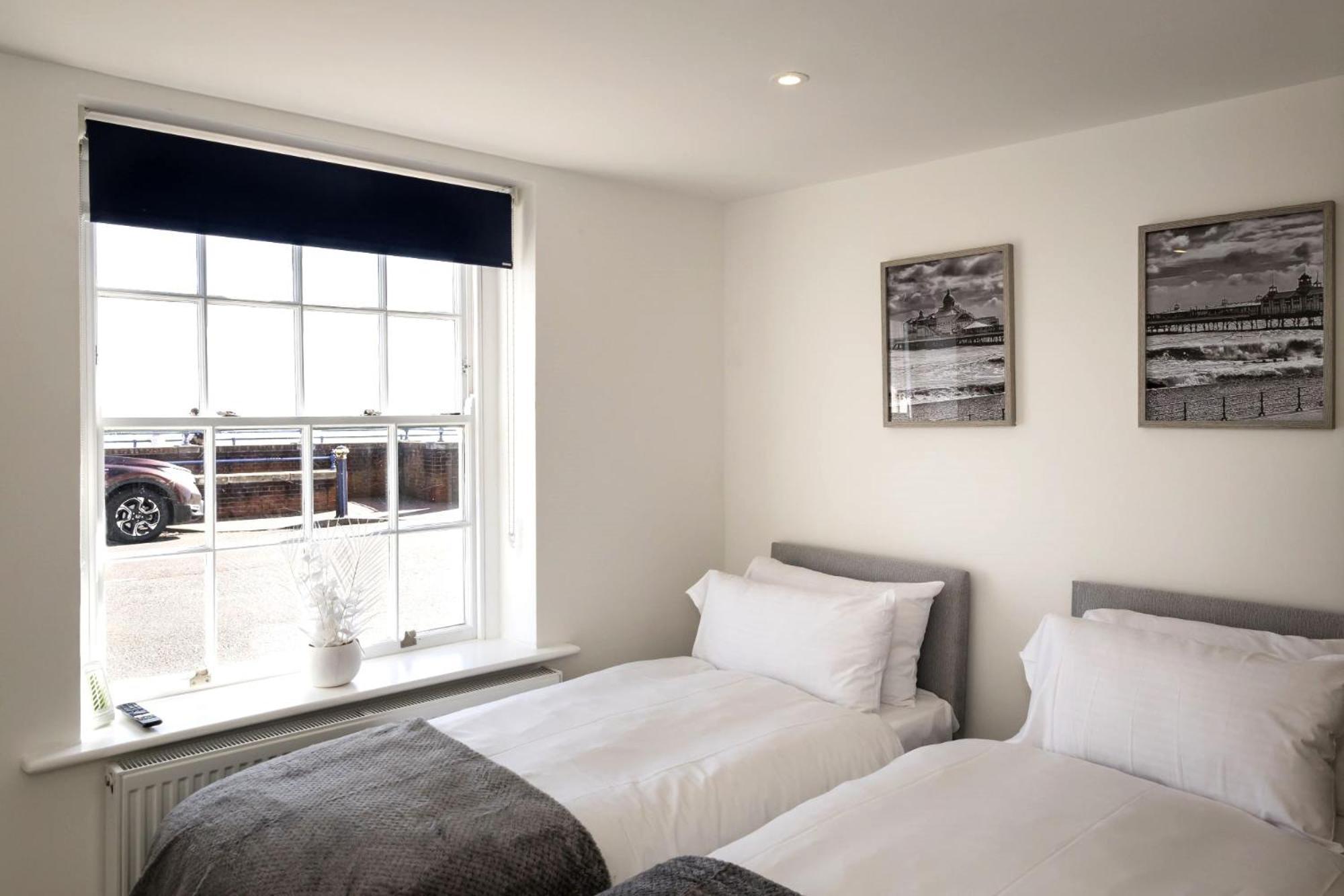 Promenade View - Seafront Hideaway * Eastbourne