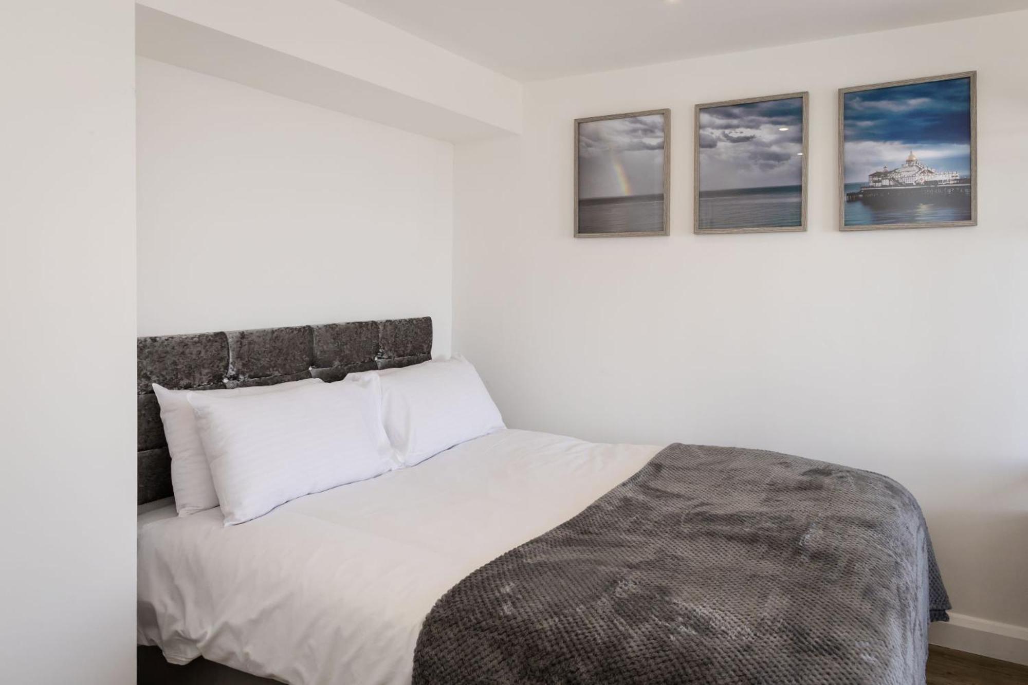 Promenade View - Seafront Hideaway *