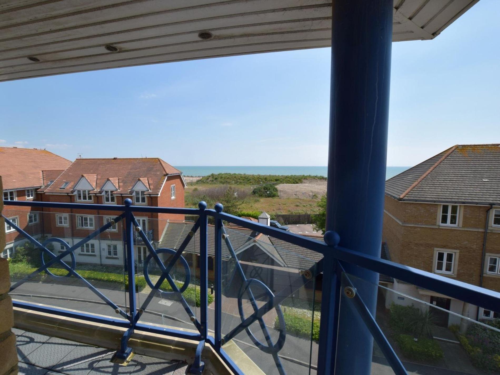 2 Bed In Ehc14 * Eastbourne