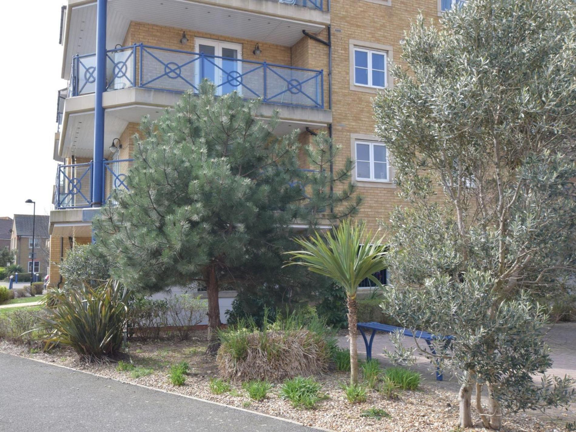 2 Bed In Ehc14 * Eastbourne