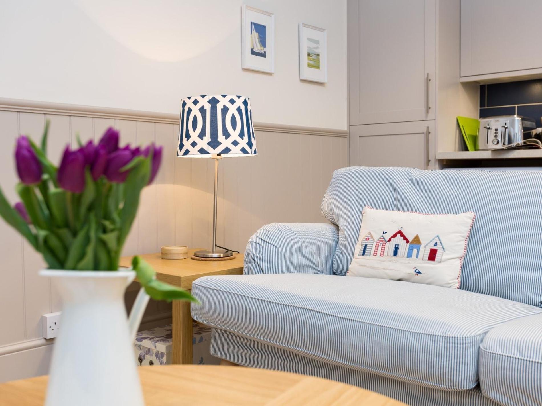 3 Bed In Ehc38 * Eastbourne