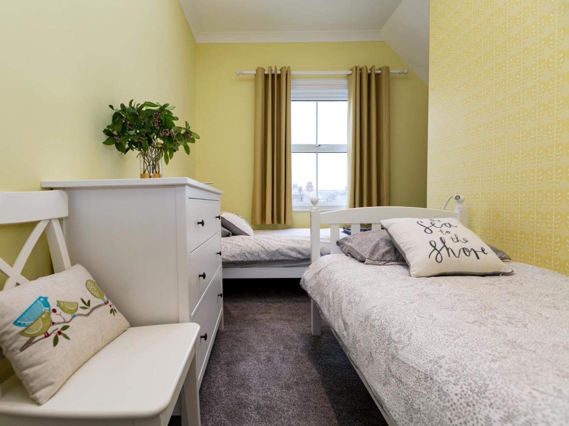 3 Bed In Ehc38 * Eastbourne