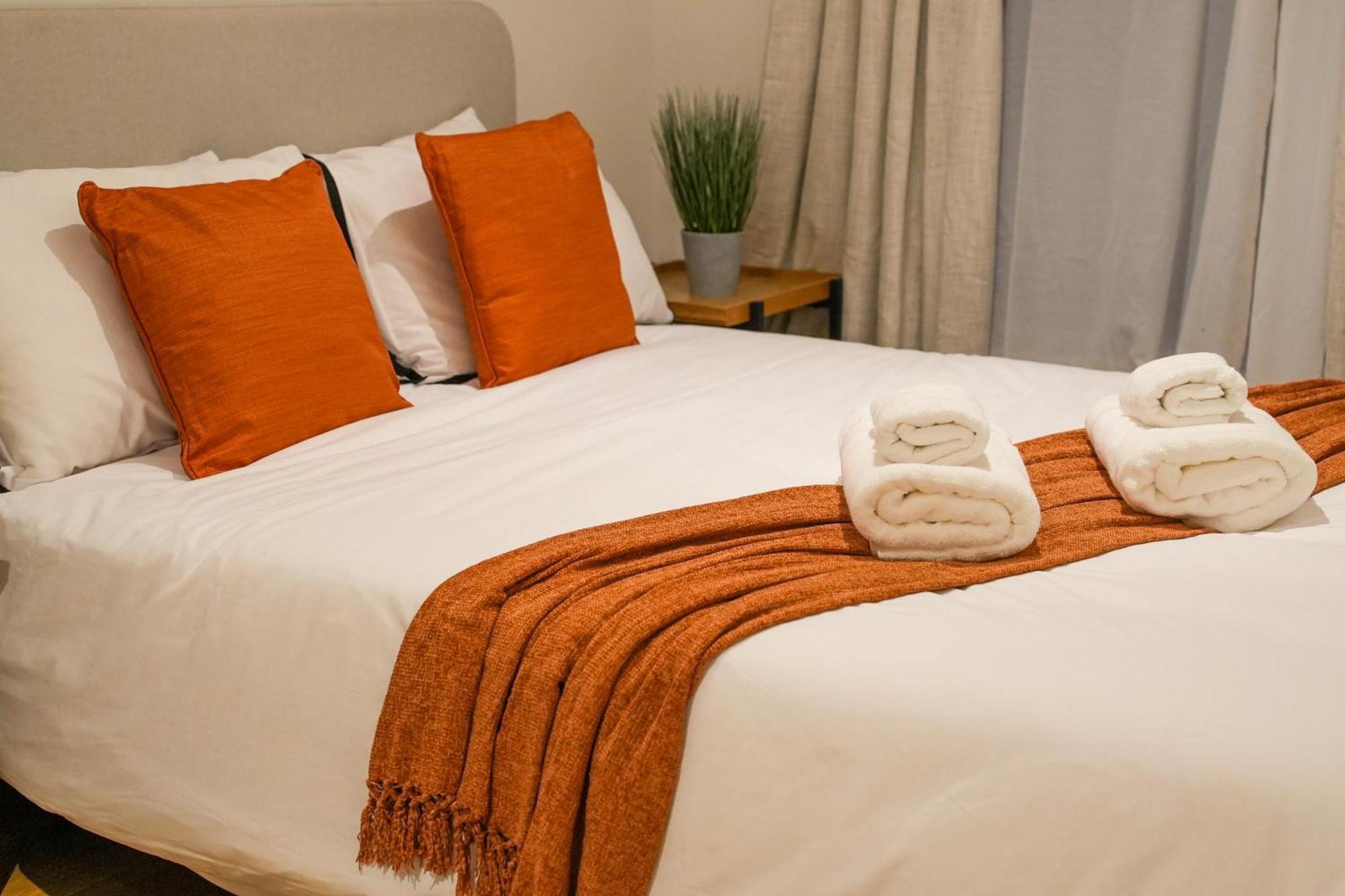 Modern 1bed Seaside Apartments, Walk To Beach,town,train - Gateway - Short And Long Apartment Eastbourne