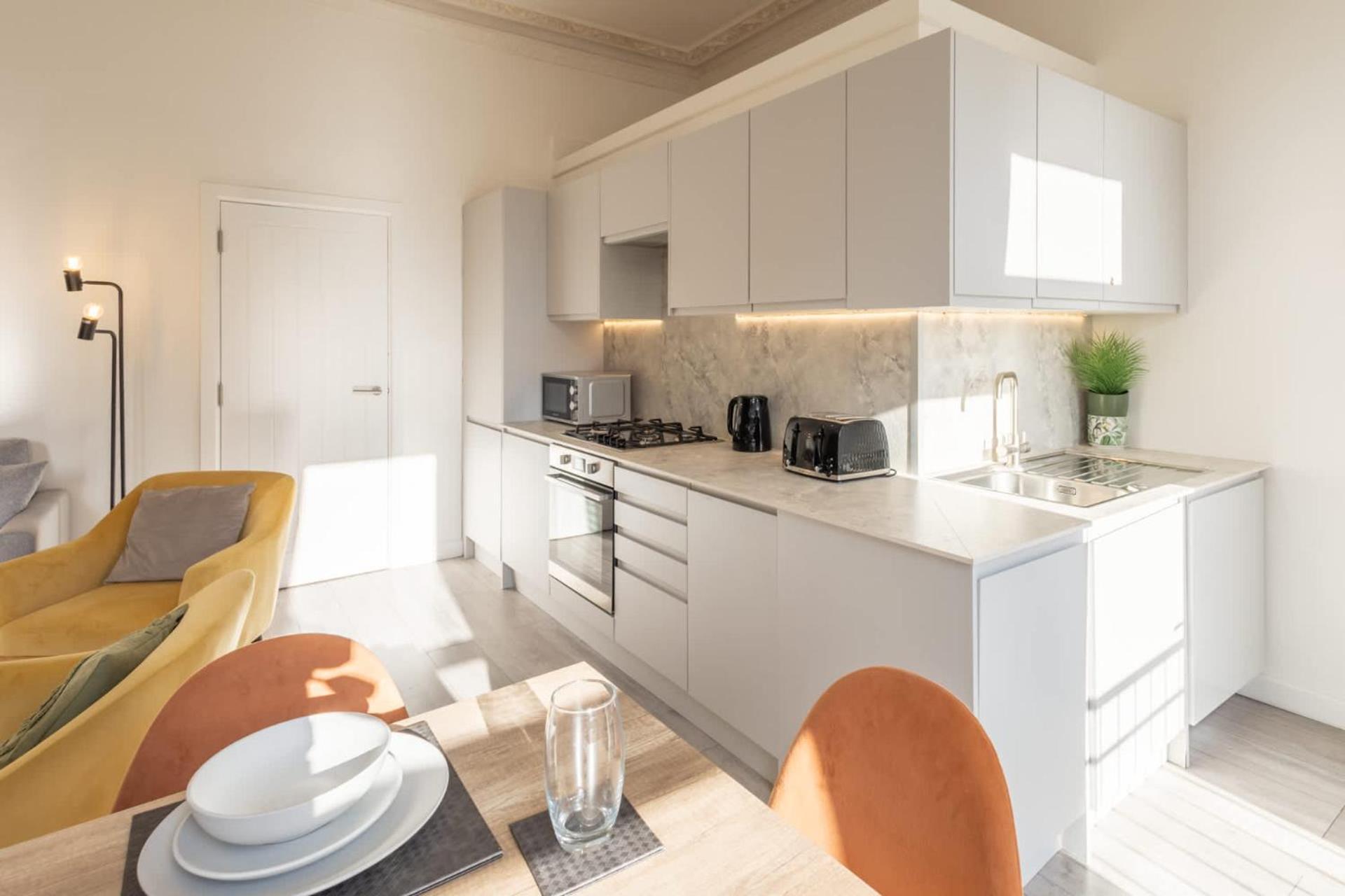 Host & - Seabourne Apartment *