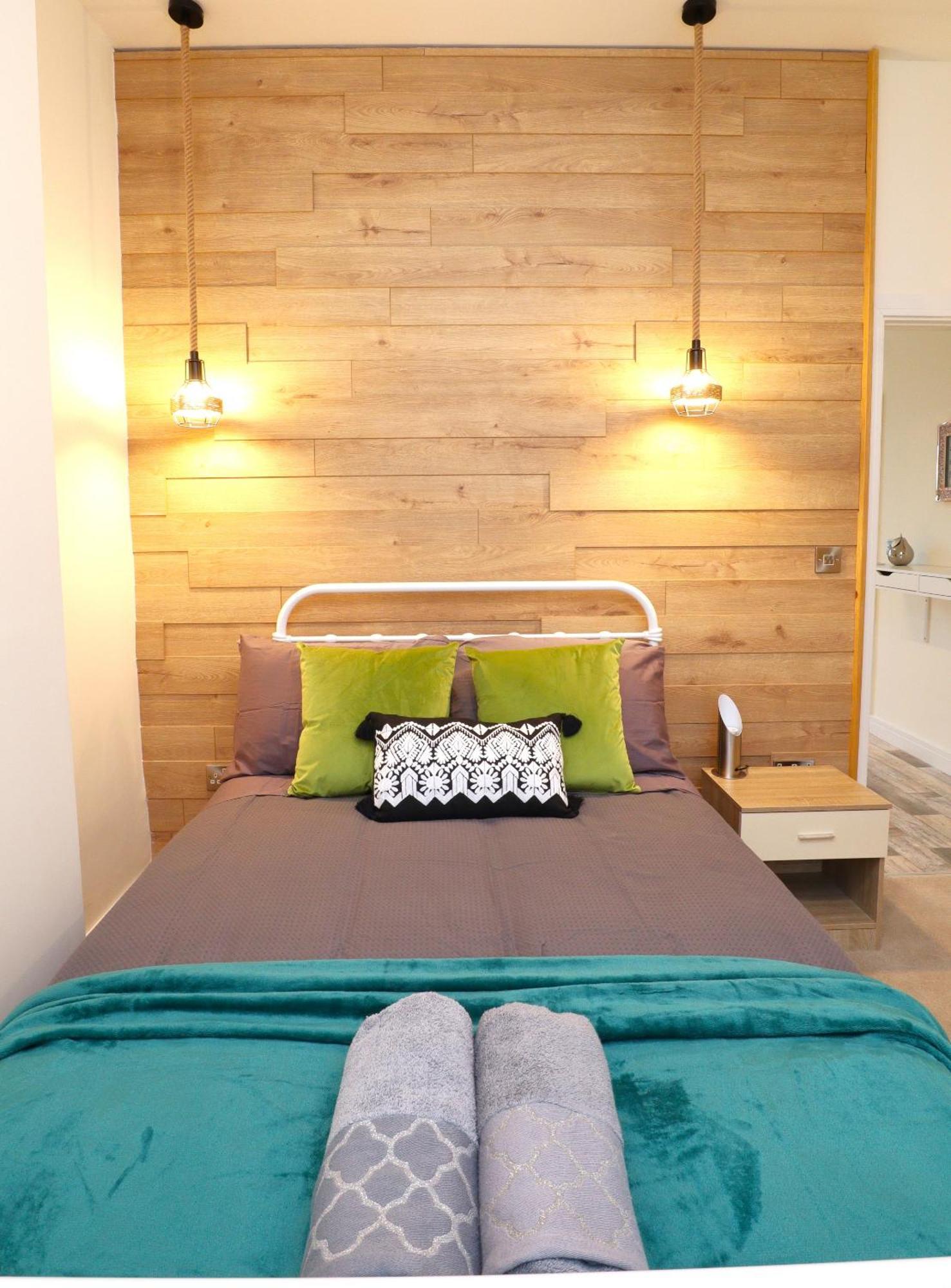 Modern, Stylish One Bedroom With Garden Long Welcome * Eastbourne