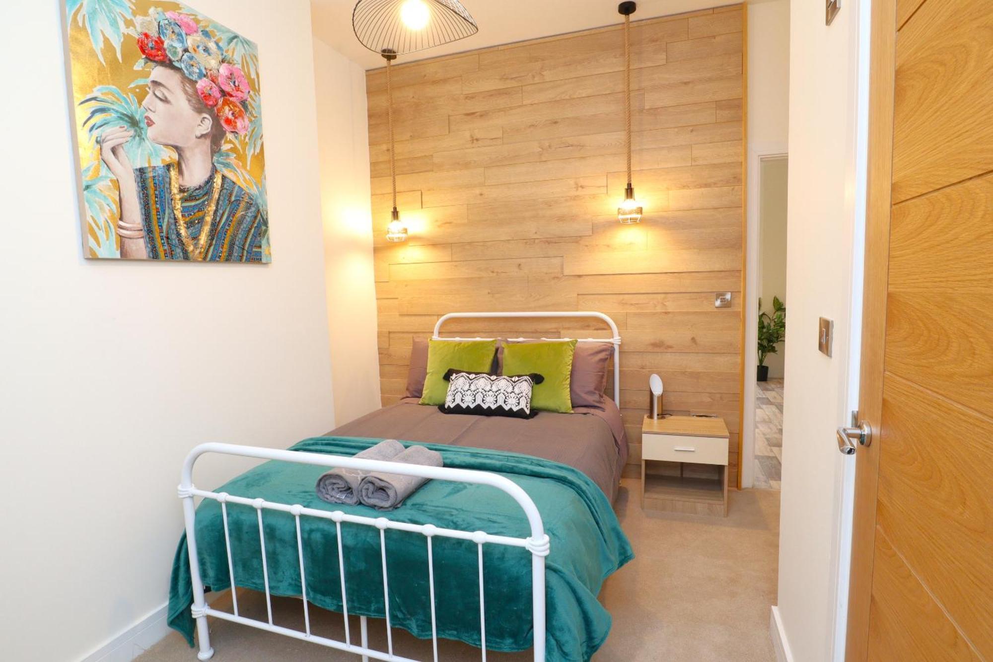 Modern, Stylish One Bedroom With Garden Long Welcome Apartemen *