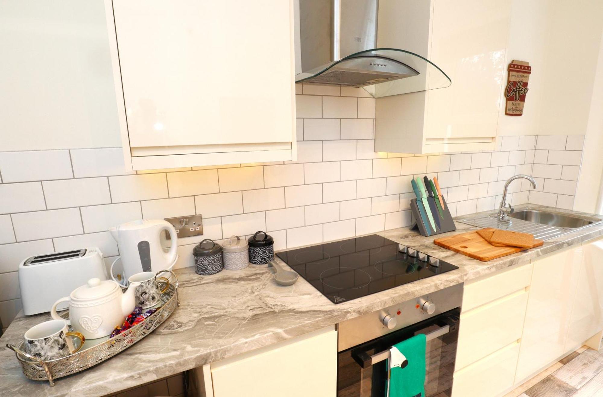 Apartemen Modern, Stylish One Bedroom With Garden Long Welcome *