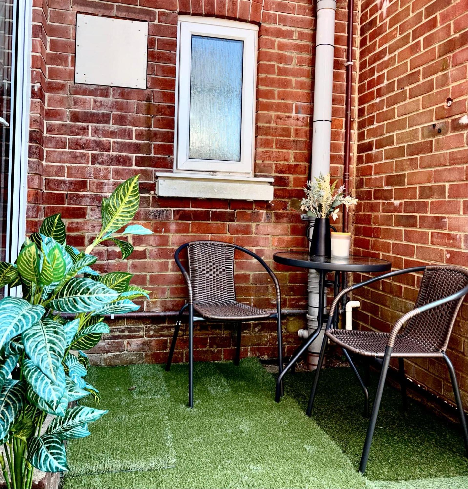 Modern, Stylish One Bedroom With Garden Long Welcome Apartemen