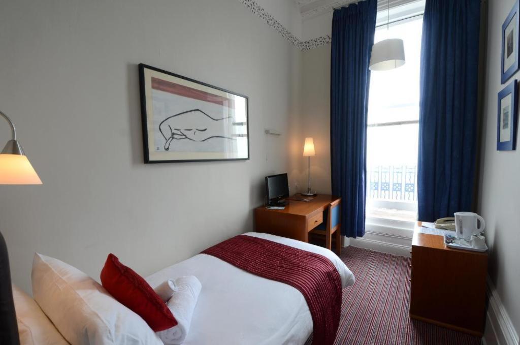 Oyo West Rocks Townhouse Eastbourne