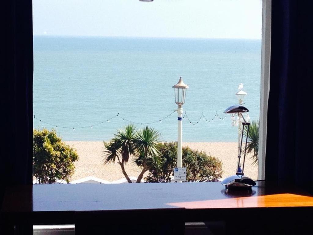 Oyo West Rocks Townhouse Eastbourne