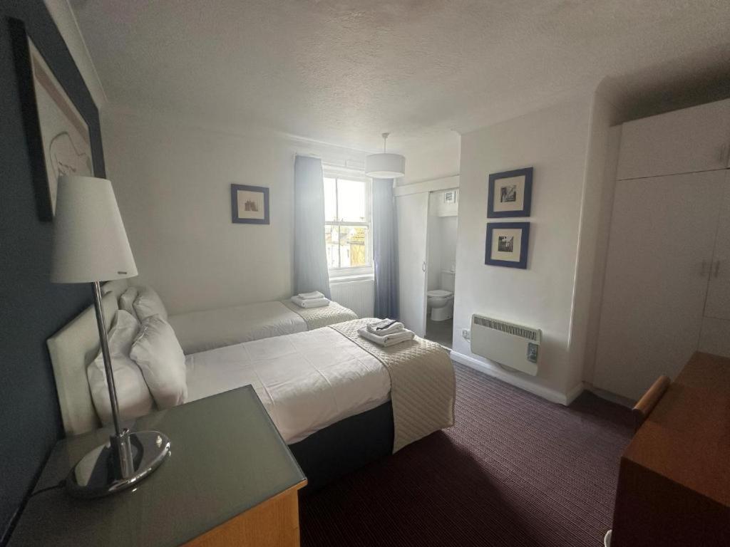 Oyo West Rocks Townhouse Eastbourne