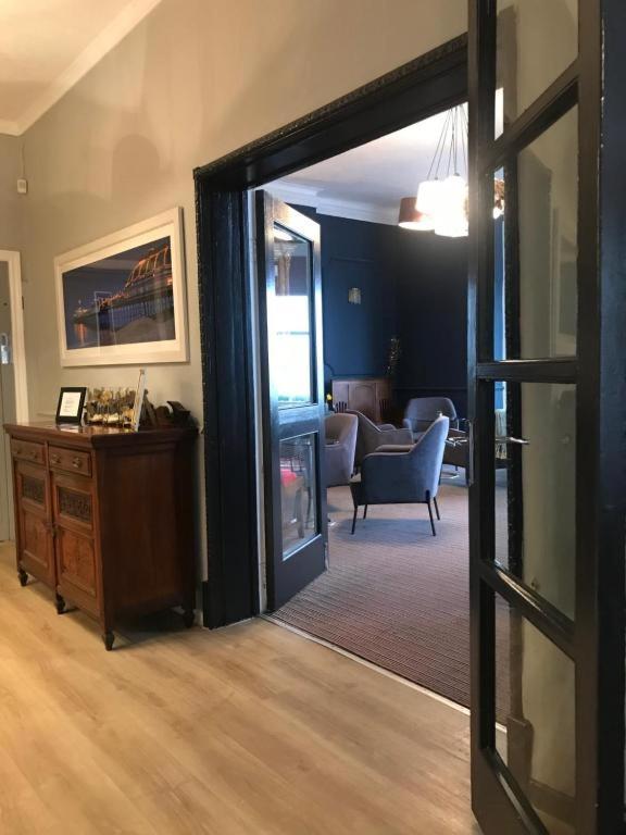 Hotel Oyo West Rocks Townhouse 2*