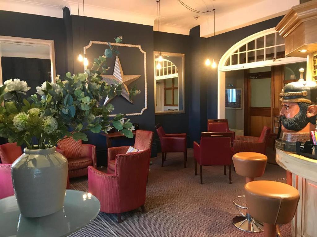 Oyo West Rocks Townhouse Hotel