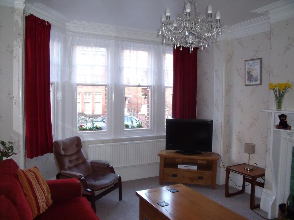 Southcroft 4*