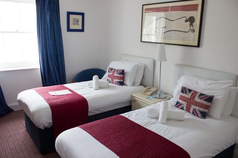 Oyo West Rocks Townhouse Hotel