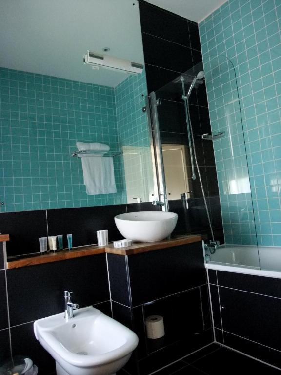 Waterside Boutique Hotel 3*