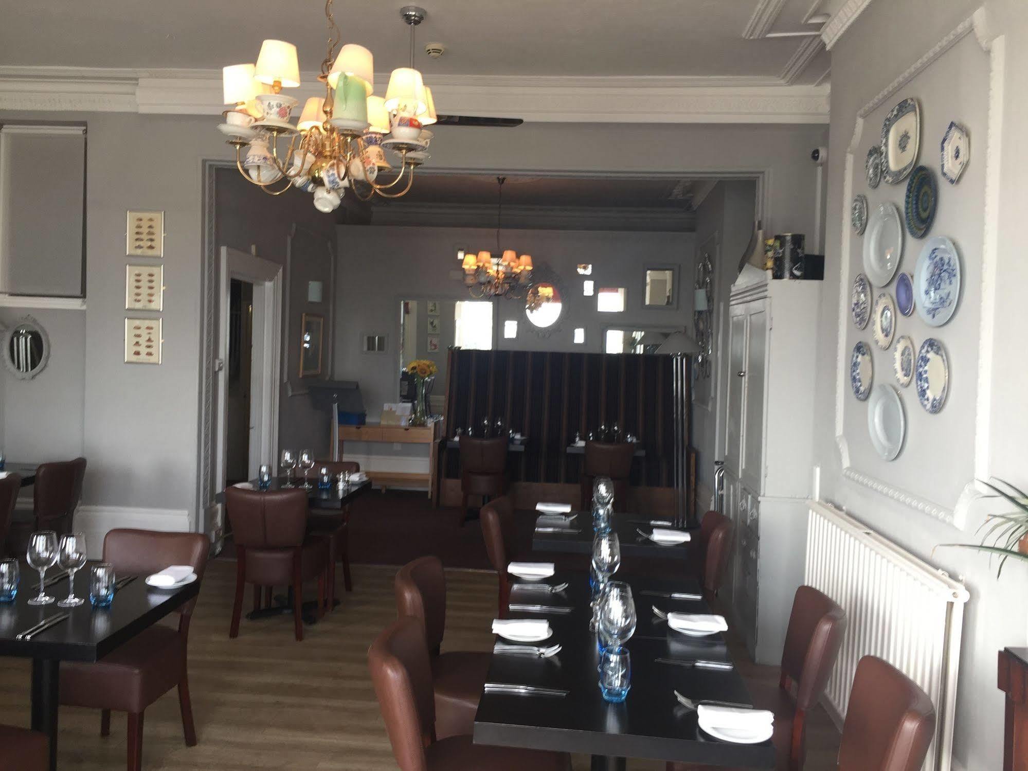 Oyo West Rocks Townhouse 2* Eastbourne
