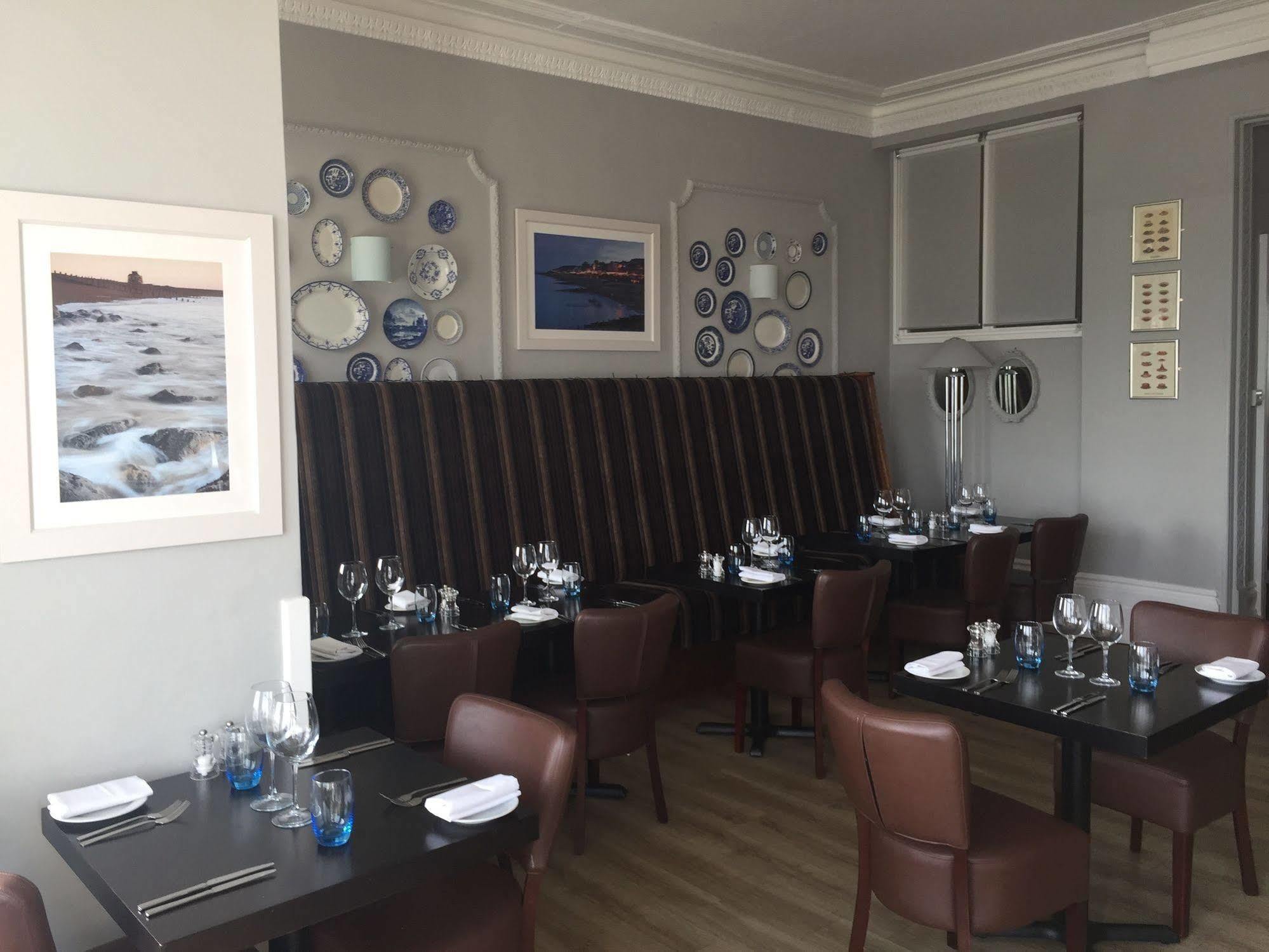 Oyo West Rocks Townhouse Hotel