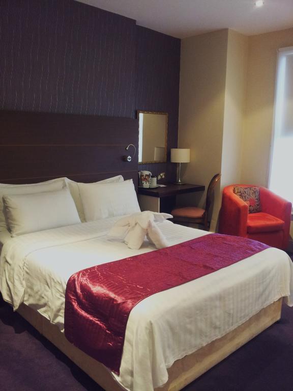 Waterside Boutique Hotel