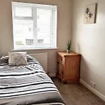 Seaside Town Apartment In Great Location