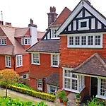 Veranda Views - Garden Flat With Scenic Views