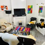 Funky Cozy Cottage With Outside Space